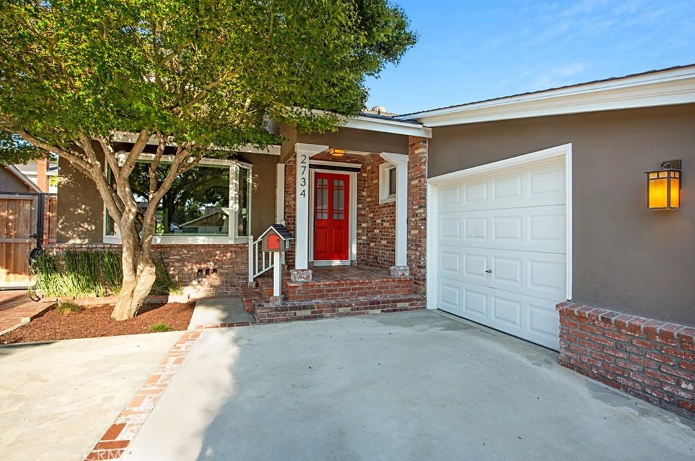2734 Petaluma Ave, Long Beach, CA 90815-1611