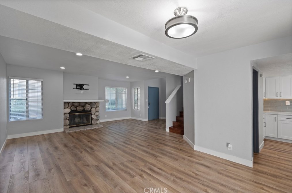 174 W Walnut Ave #d, Rialto, CA 92376
