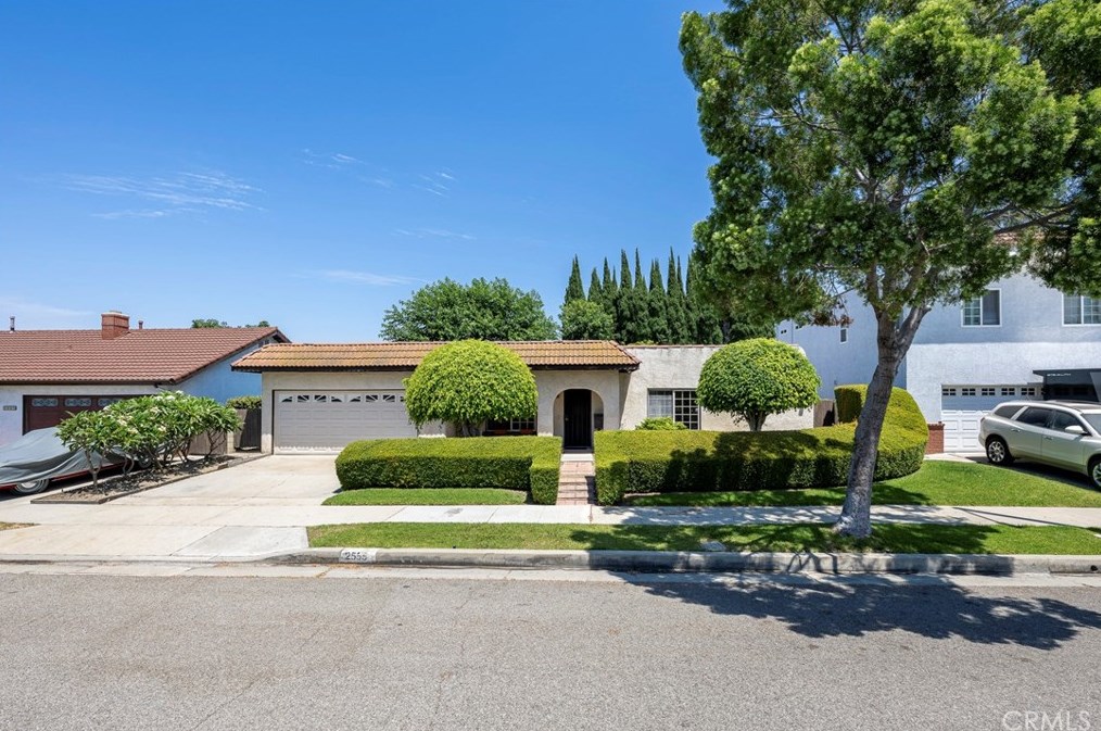2555 N North Delta St, Orange, CA 92865