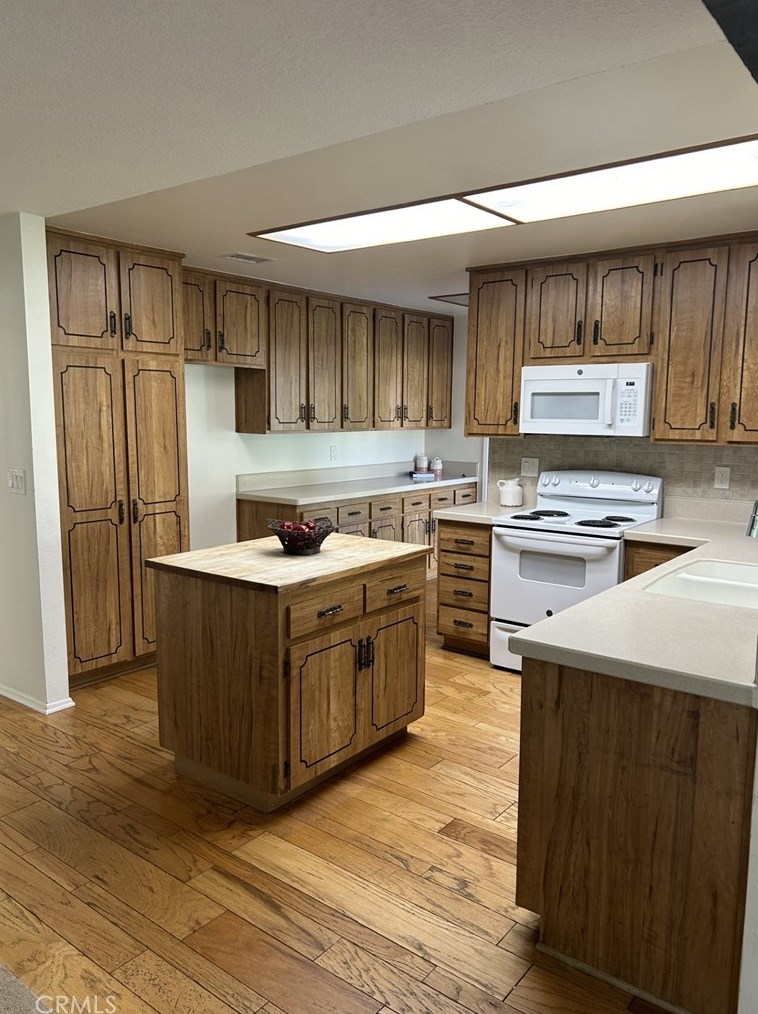 2206 Meadow Ln, Fullerton, CA 92831