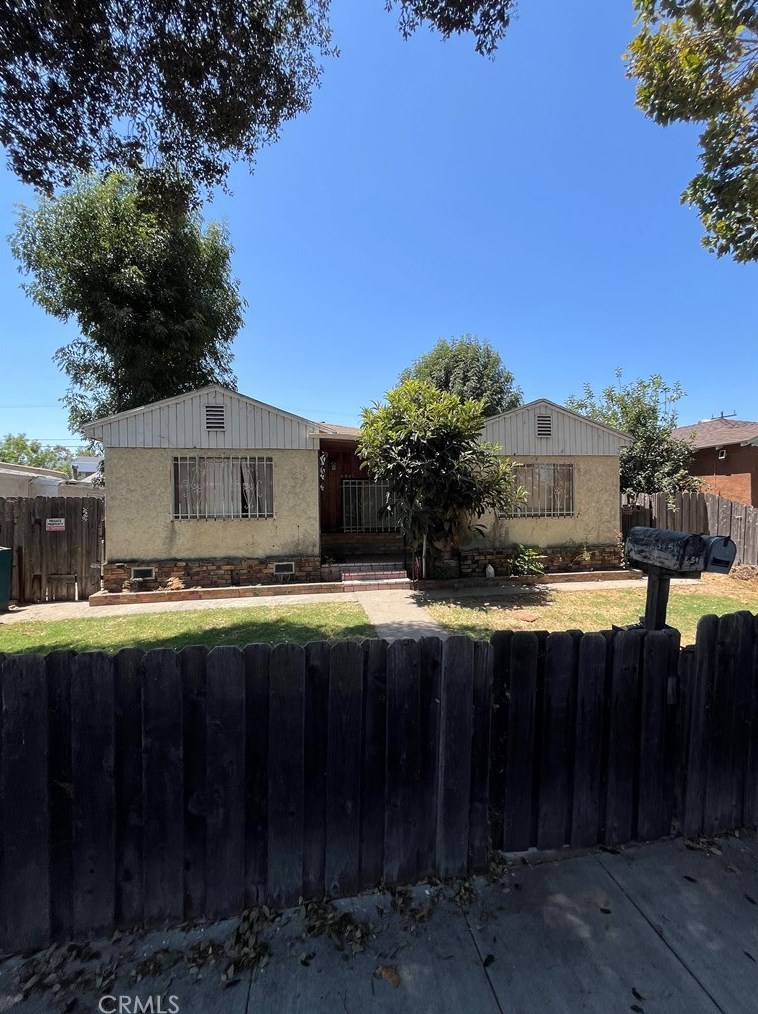 6843 Delta, Long Beach, CA 90805