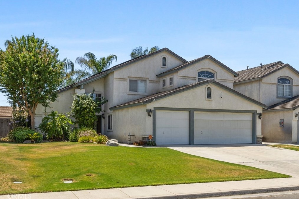 9819 Gold Dust Dr, Bakersfield, CA 93311