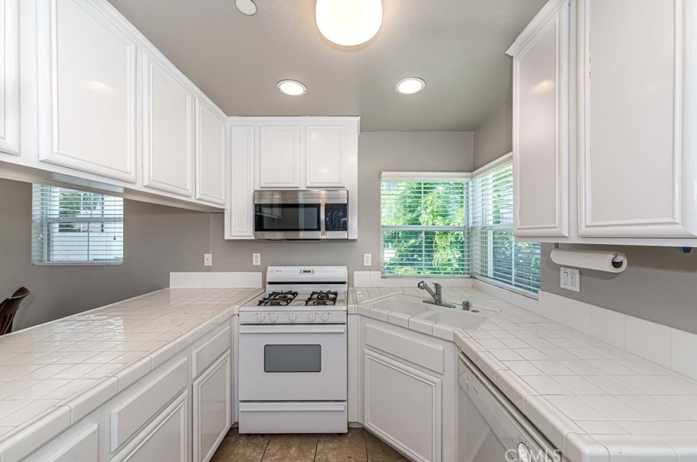 3286 Orange Ave, Anaheim CA  92804-3001 exterior