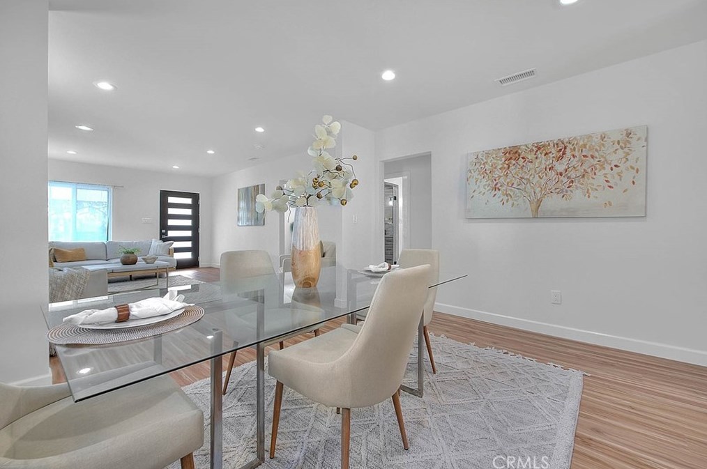 9236 Hobart Blvd, Los Angeles CA  90047-3820 exterior