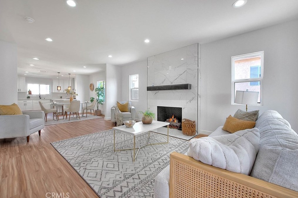 9236 Hobart Blvd, Los Angeles CA  90047-3820 exterior
