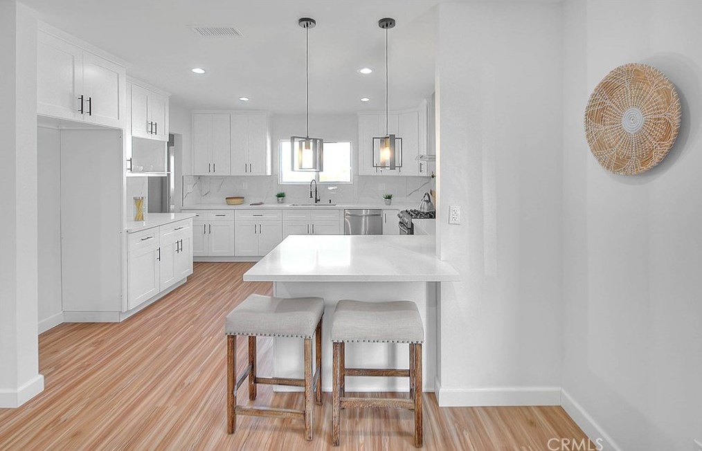 9236 Hobart Blvd, Los Angeles CA  90047-3820 exterior
