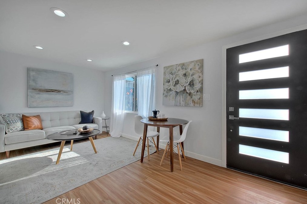 9236 Hobart Blvd, Los Angeles CA  90047-3820 exterior