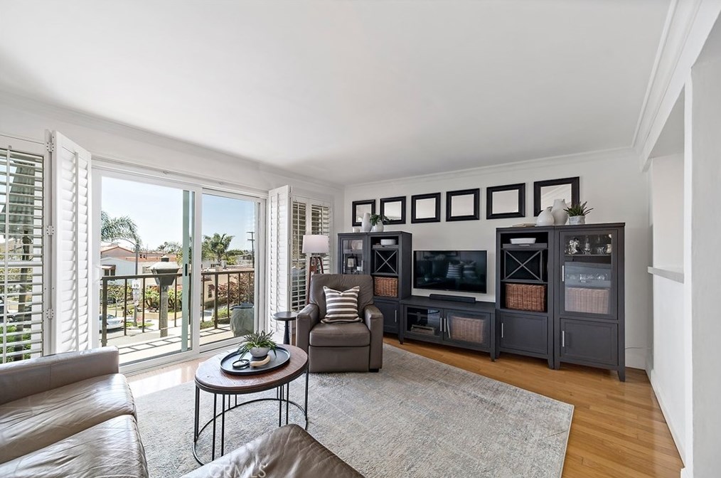 5301 E The Toledo #207, Long Beach, CA 90803