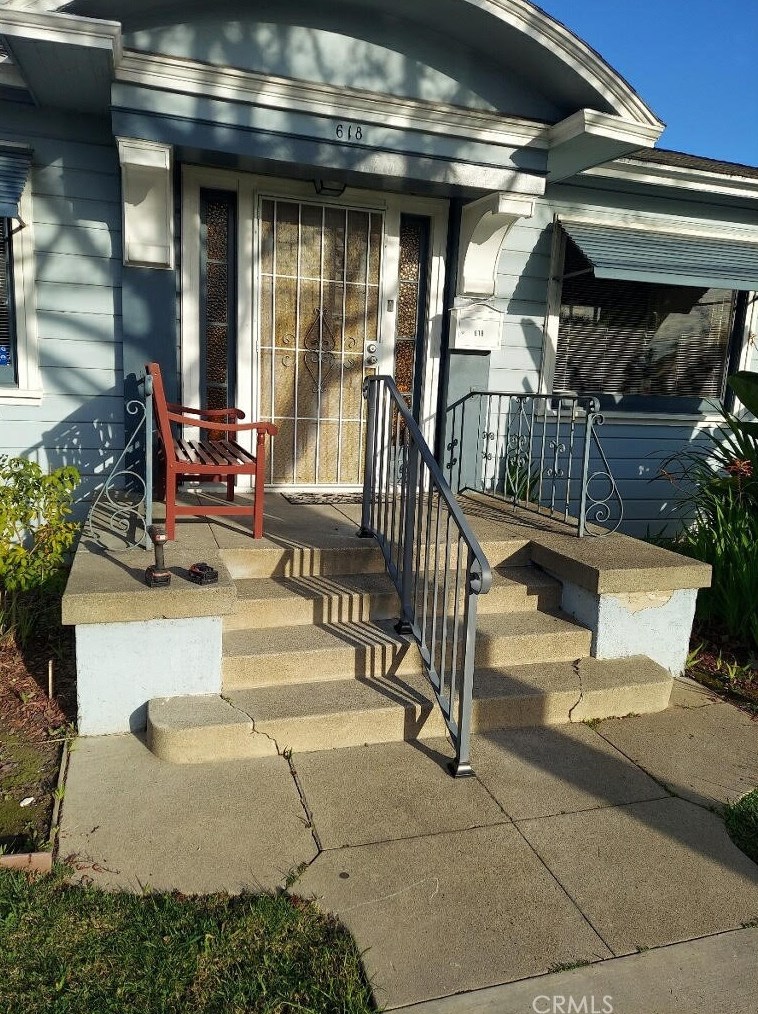 618 Newport Ave, Long Beach, CA 90814