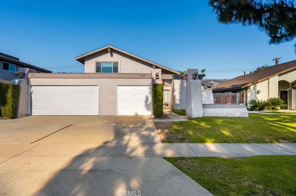 2209 Ponderosa St, Santa Ana, CA 92705-7931