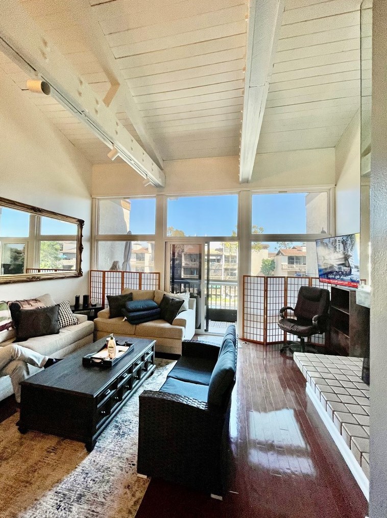 8324 Marina Pacifica Dr, Long Beach CA  90803-7005 exterior