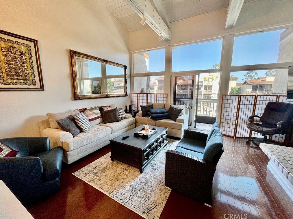 8324 Marina Pacifica Dr, Long Beach CA  90803-7005 exterior