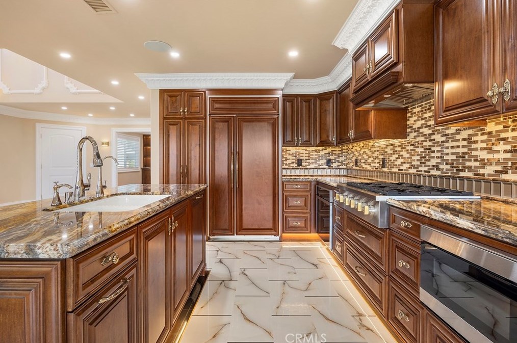 7351 Singingwood Dr, Anaheim CA 92808-1701 exterior