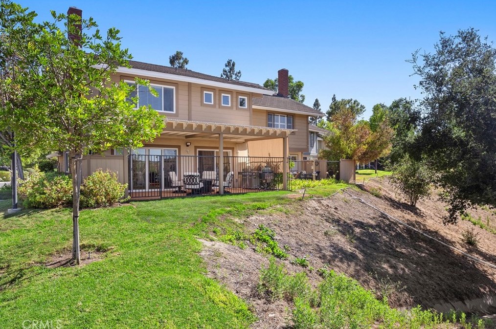 7351 Singingwood Dr, Anaheim CA 92808-1701 exterior