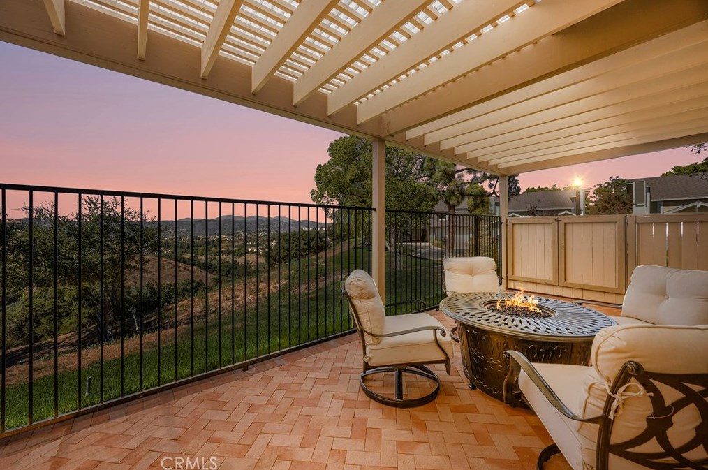 7351 Singingwood Dr, Anaheim CA 92808-1701 exterior