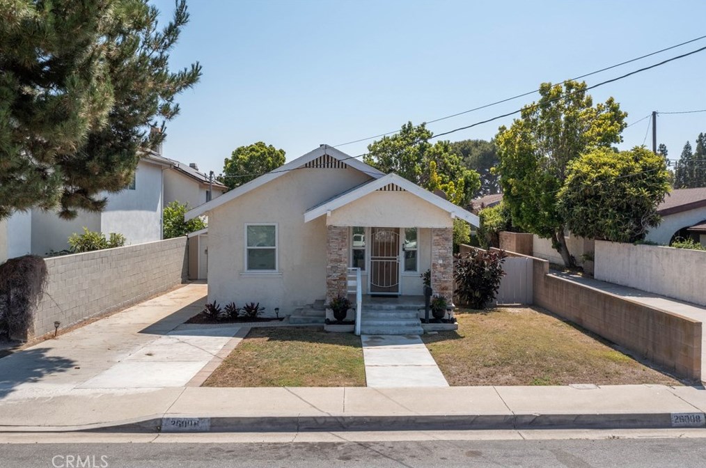 26006 Eshelman Ave, Lomita, CA 90717