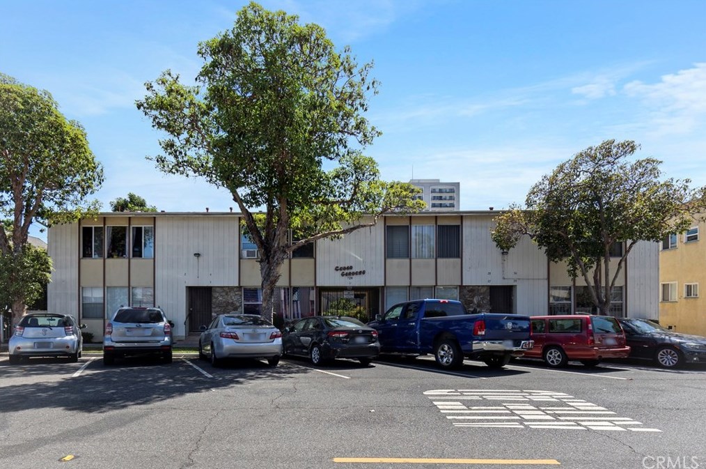 728 Cedar Ave, Long Beach, CA 90813-4277