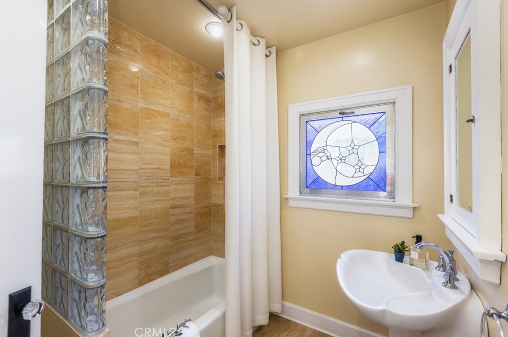 3615 Lime Ave, Long Beach CA  90807-4143 exterior