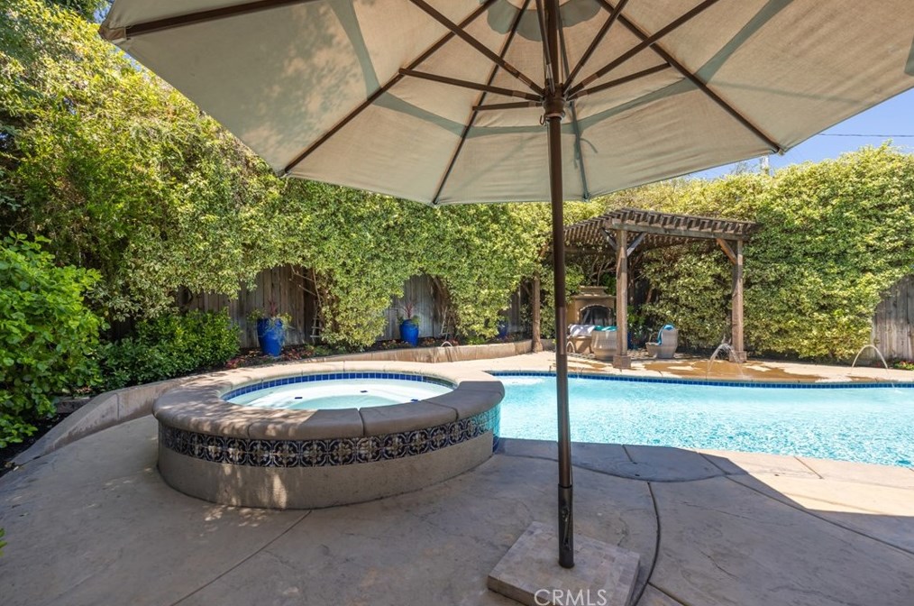 3615 Lime Ave, Long Beach CA  90807-4143 exterior