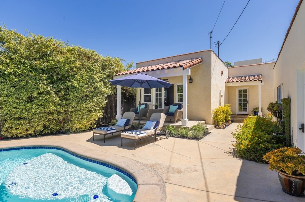 3615 Lime Ave, Long Beach CA  90807-4143 exterior