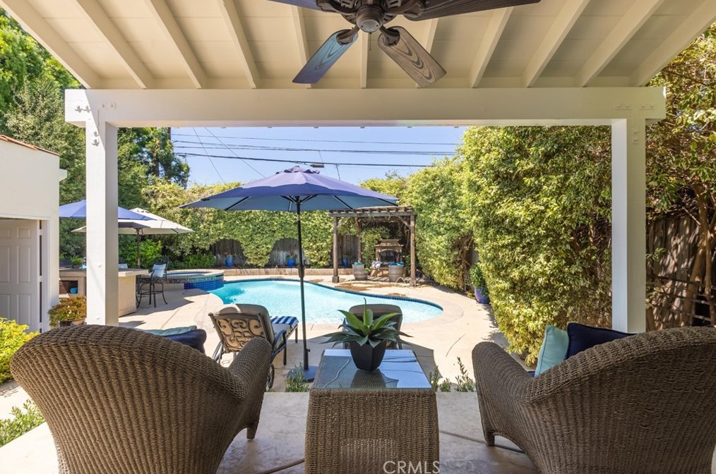 3615 Lime Ave, Long Beach CA  90807-4143 exterior