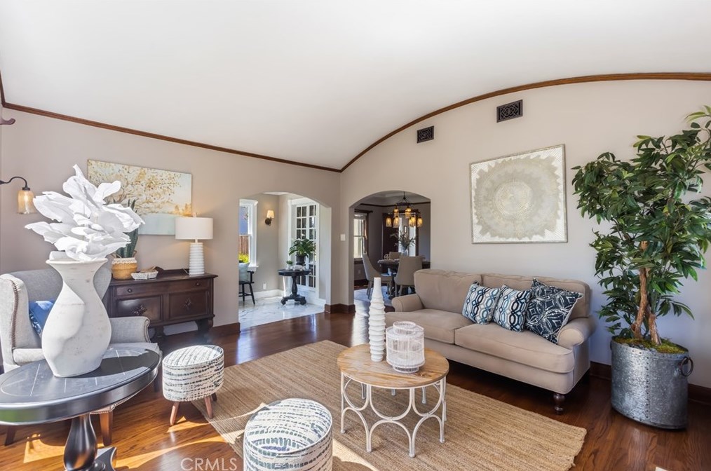 3615 Lime Ave, Long Beach CA  90807-4143 exterior