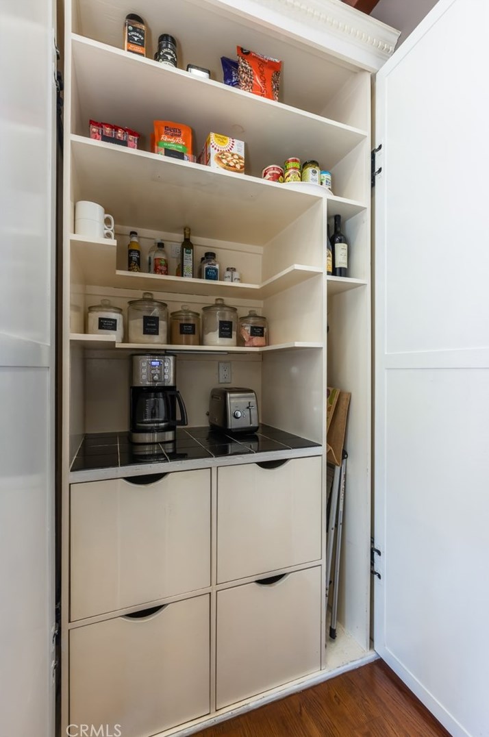 3615 Lime Ave, Long Beach CA  90807-4143 exterior