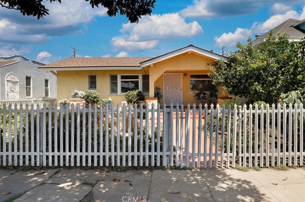 1371 58th St, Los Angeles, CA 90011-4836