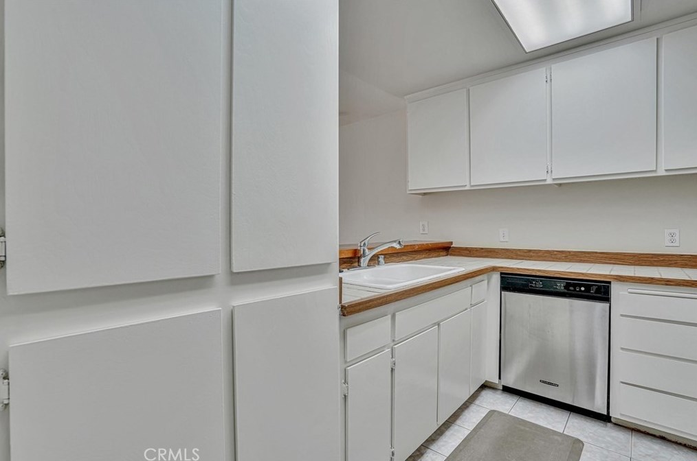 7235 Marina Pacifica Dr, Long Beach CA 90803-3899 exterior