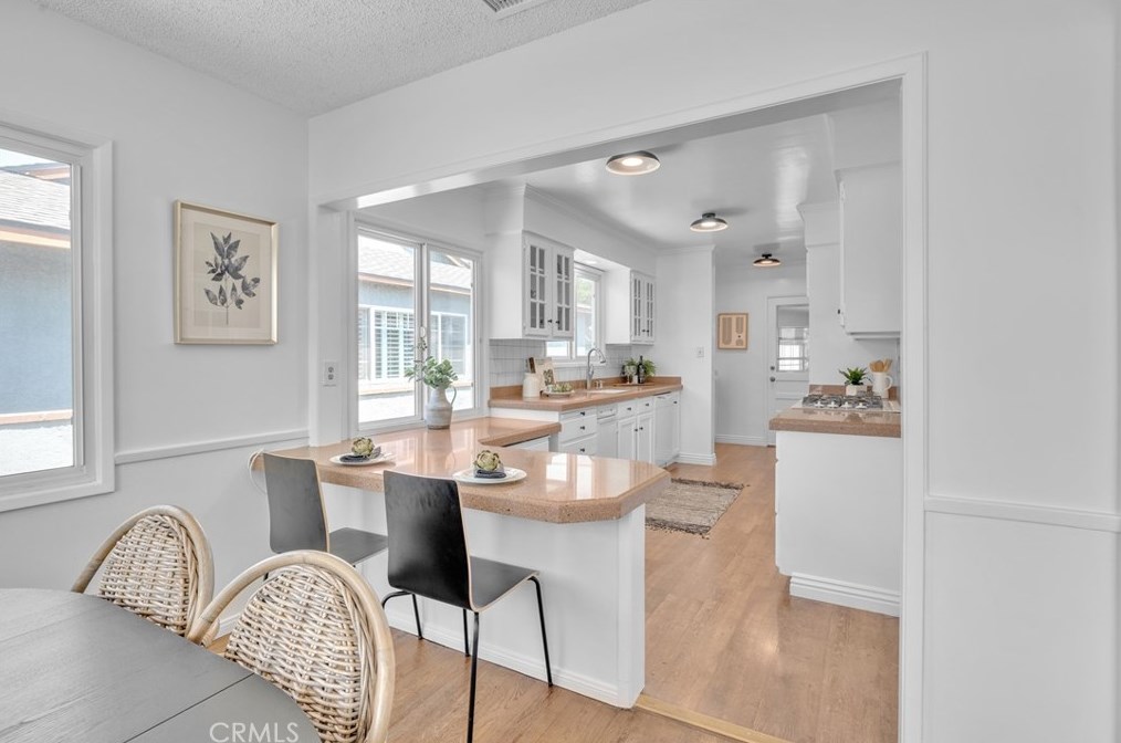 3512 Studebaker Rd, Long Beach, CA 90808-3049
