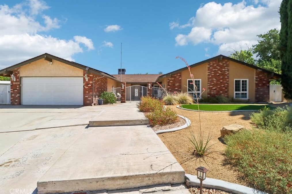 2701 Safe Cir, Lancaster, CA 93536