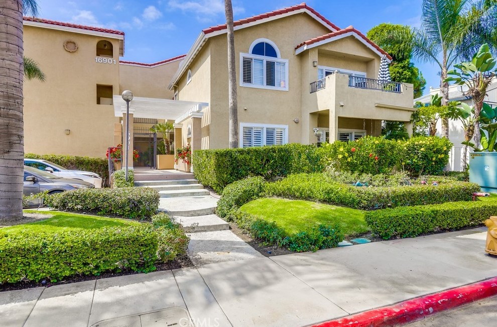 16901 Lynn Lane, Huntington Beach, CA 92649