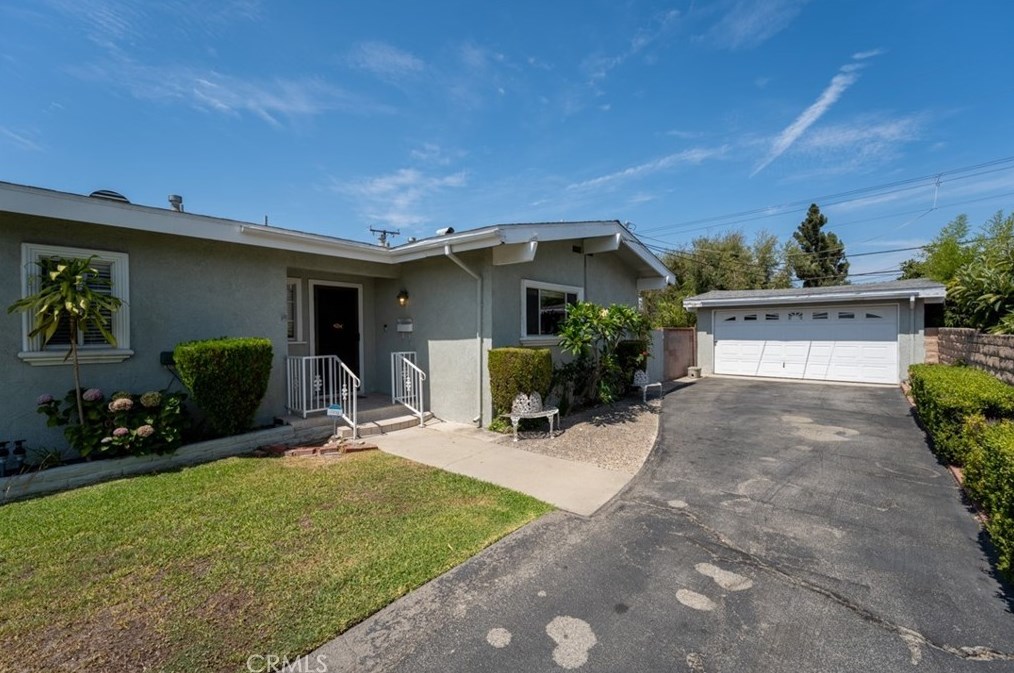 14733 Biola Ave, La Mirada, CA 90638-4451