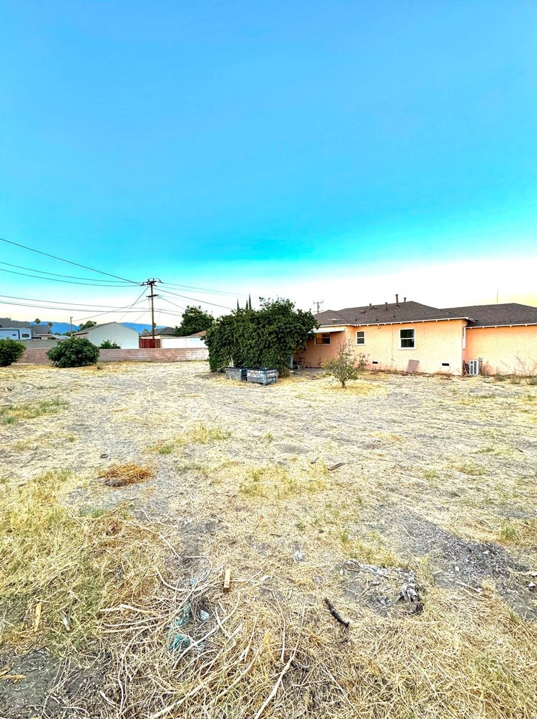 634 W Grove St, Rialto, CA 92376