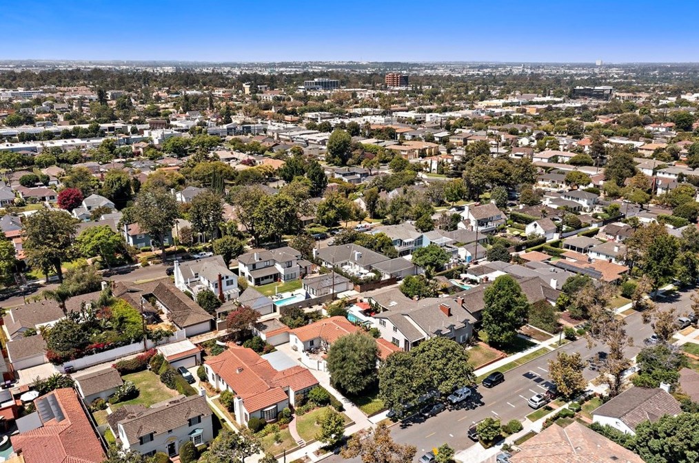 3925 California Ave, Long Beach CA  90807-3511 exterior