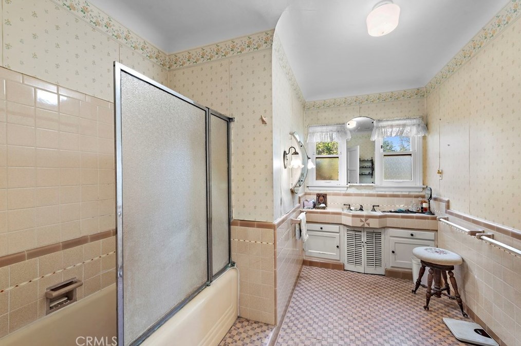 3925 California Ave, Long Beach CA  90807-3511 exterior