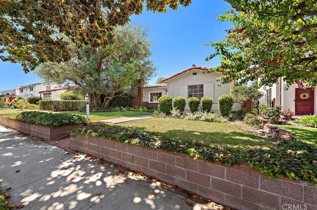 3925 California Ave, Long Beach CA  90807-3511 exterior