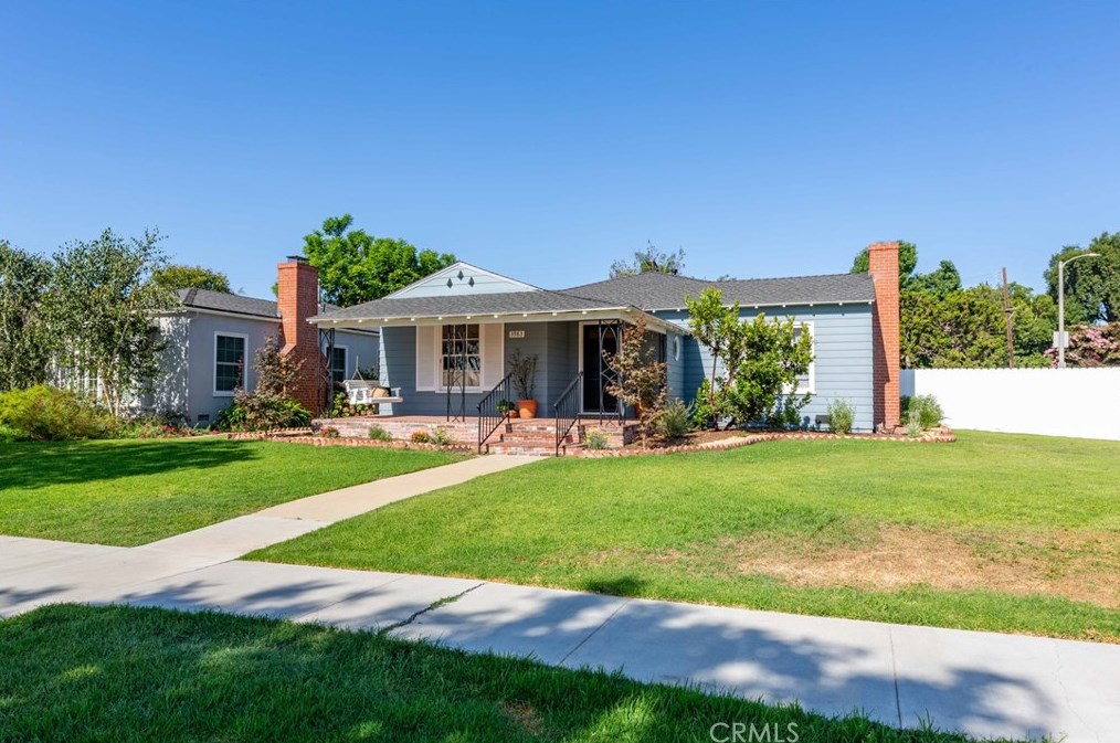 3983 Gaviota Ave, Long Beach, CA 90807-3739