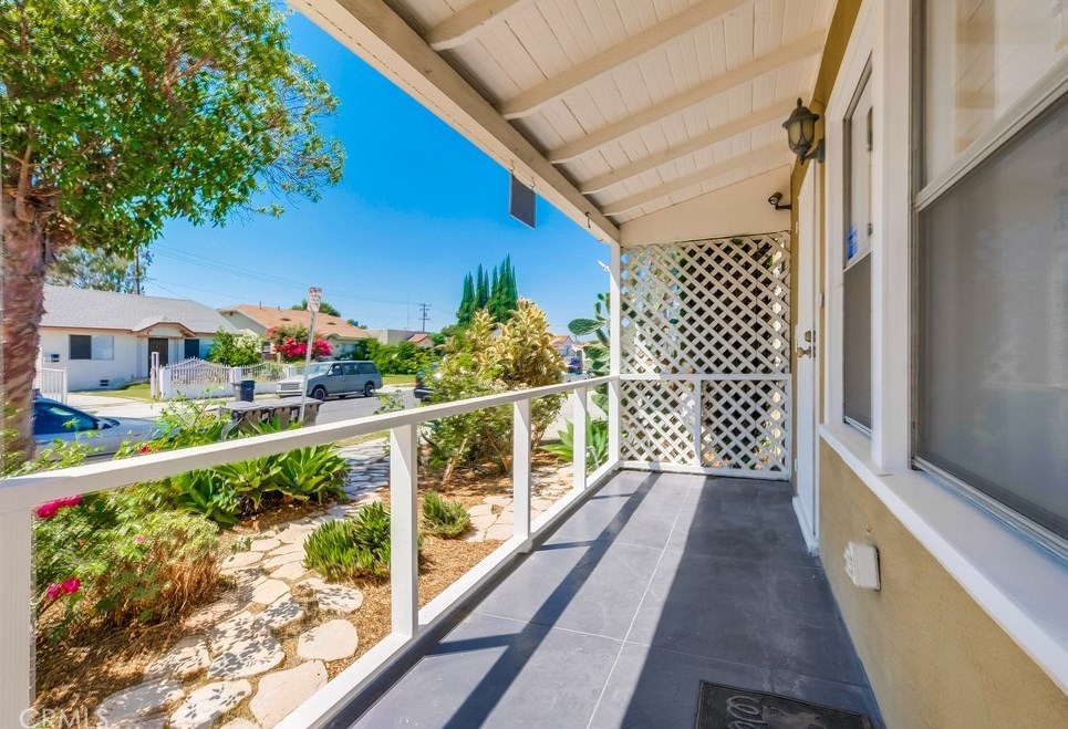 5528 Lime Ave, Long Beach, CA 90805-5417