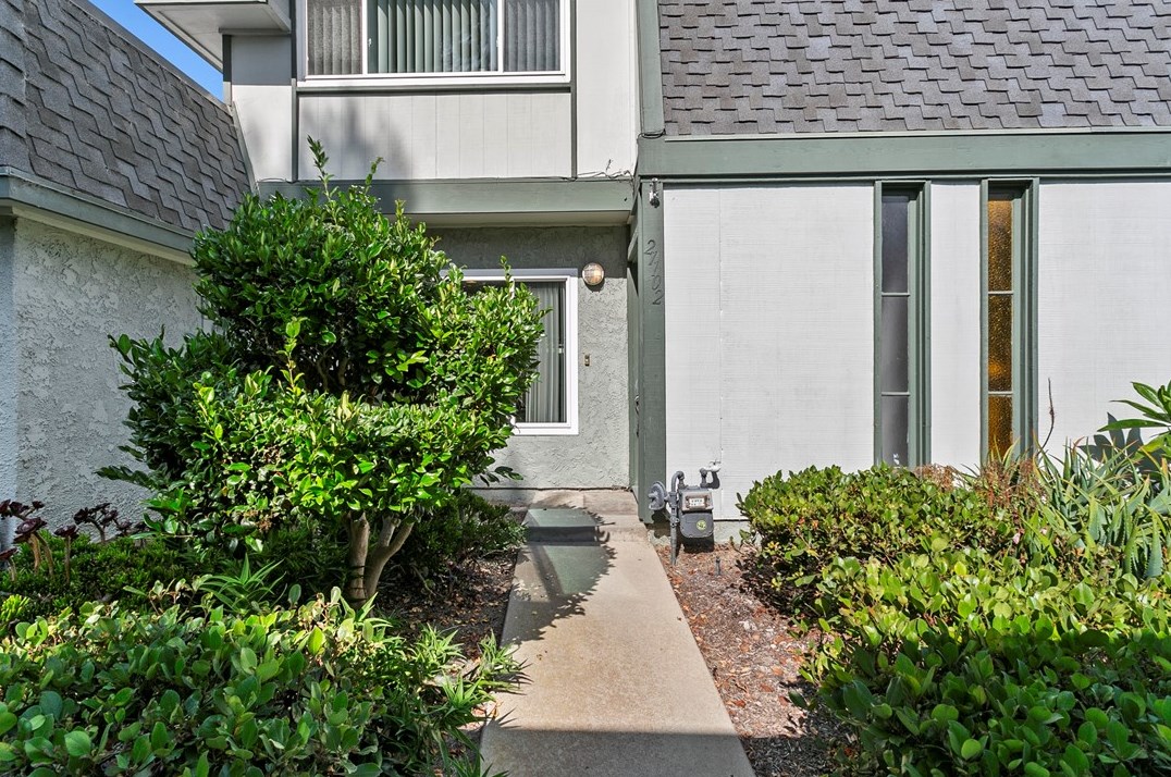 21102 Windchild Ln, Huntington Beach, CA 92646