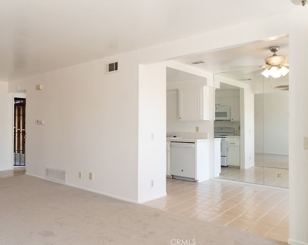 909 Orangewood Ave, Anaheim, CA 92802-4008