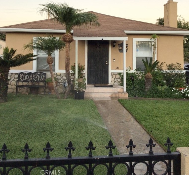 1141 Lowell St, Santa Ana, CA 92703-2327