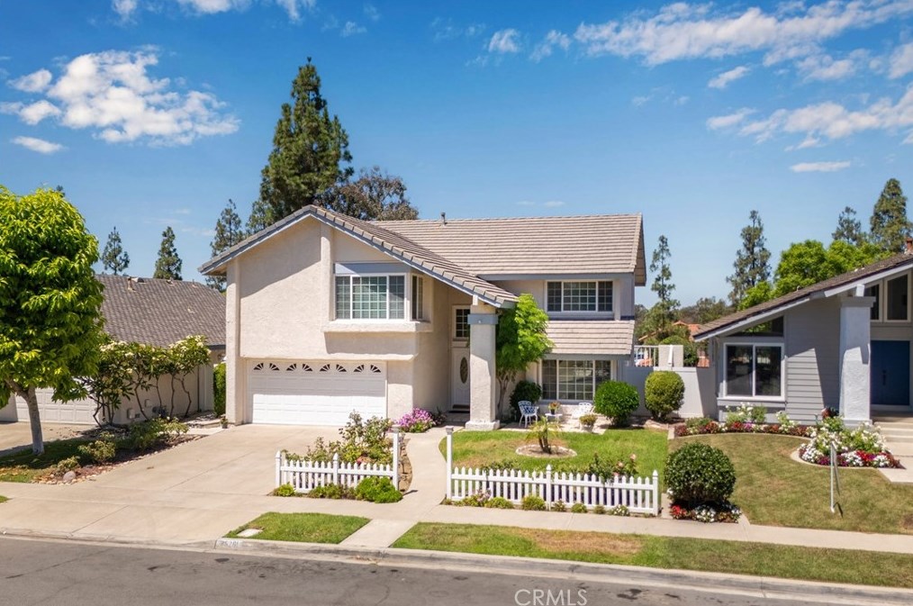 25261 Cinnamon Rd, El Toro, CA 92630