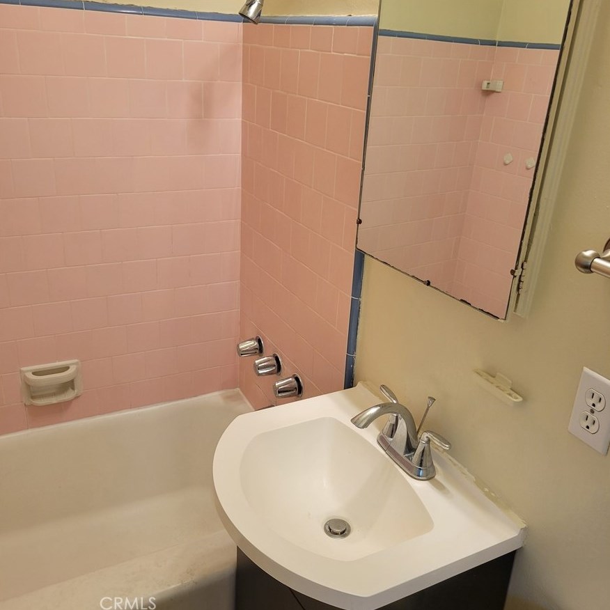 3009 3 St, Long Beach CA  90814-6608 exterior