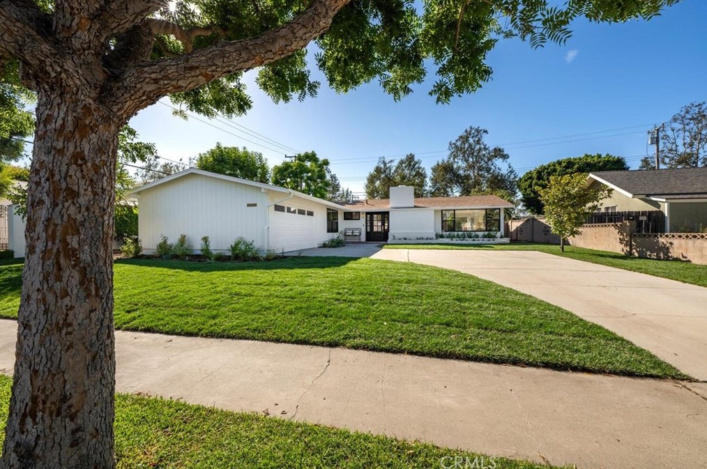 11331 Kensington Rd, Los Alamitos, CA 90720-3857