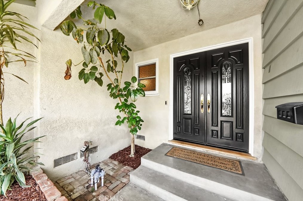 1702 Saybrook Ln, Tustin, CA 92780