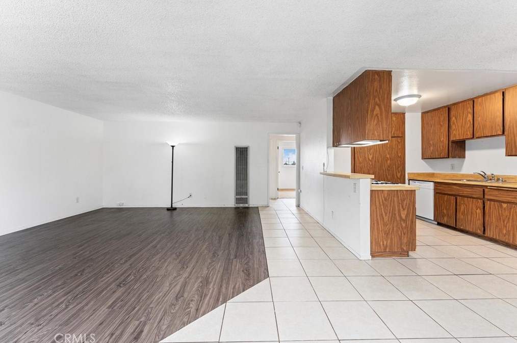 3700 Savanna St, Anaheim CA  92804-3695 exterior