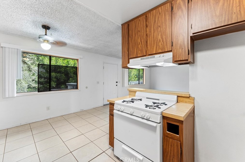 3700 Savanna St, Anaheim CA  92804-3695 exterior