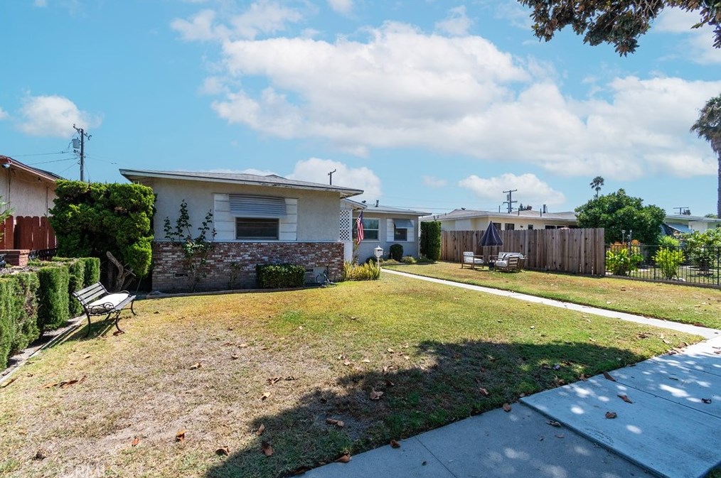 628 S Pine St, Anaheim, CA 92805