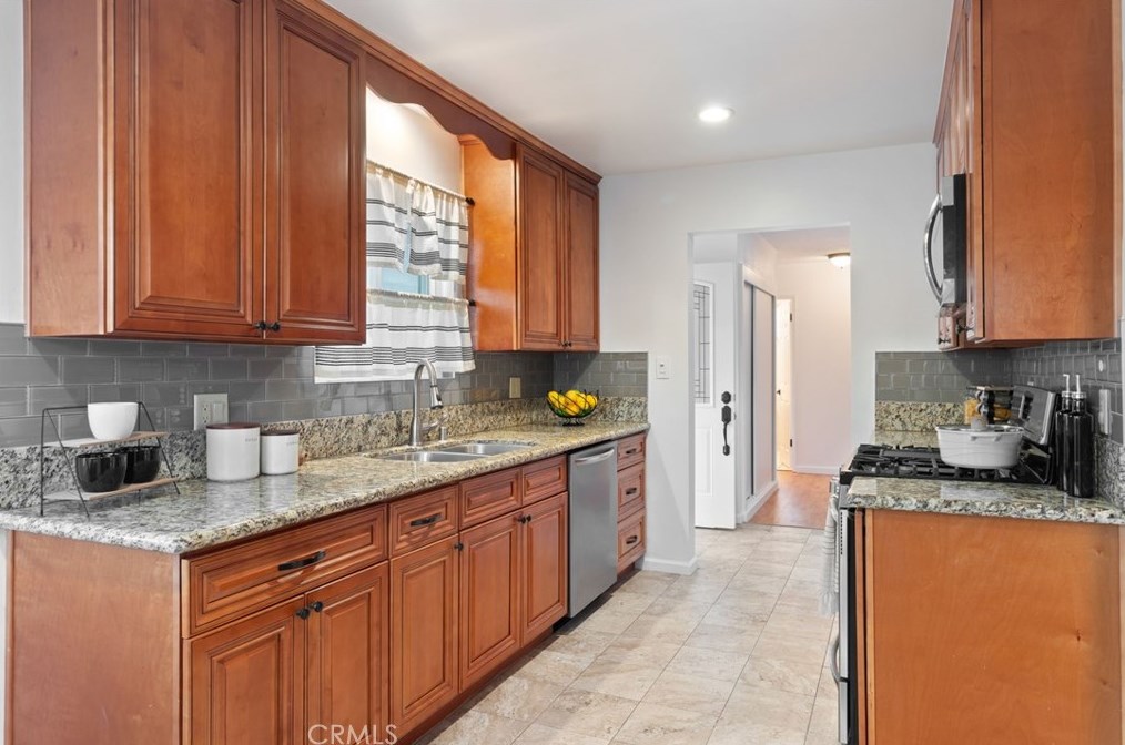 1408 N Midsite Ave, Covina, CA 91722